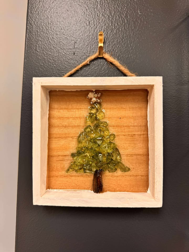 12/03/25 Lead(her) Crushed Glass Tree 5:30-7:30