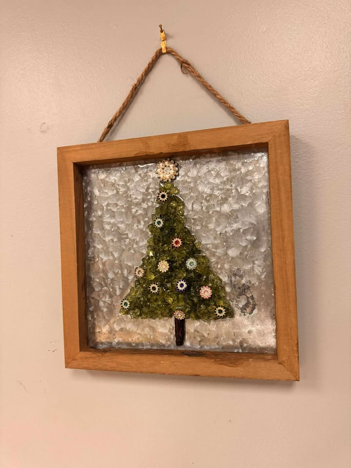 11/20/25 Crushed Glass Christmas Tree on Wood 6 PM